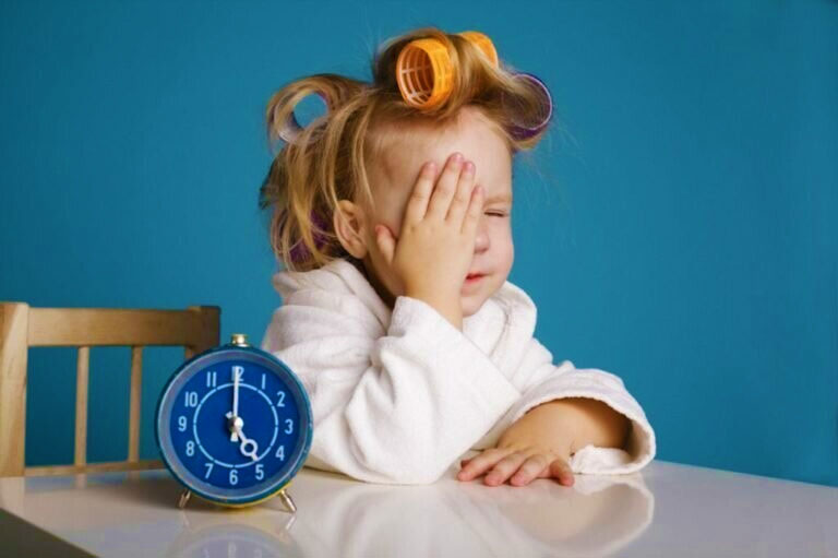 Як розбудити дитину без стресу та істерик