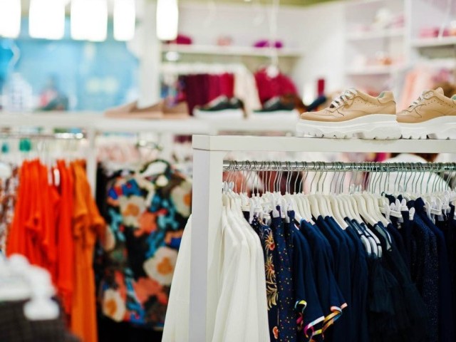 Заощаджуйте на покупках: чому замовлення одягу з Європи може бути вигіднішим, ніж купляти вдома